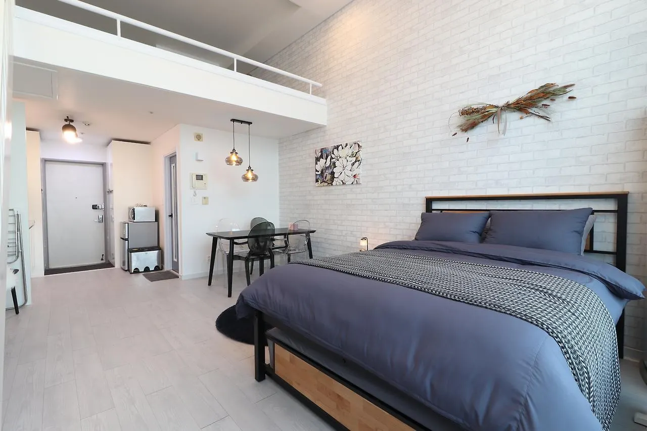 Apartment Ferienwohnung Here House Hongdae Seoul
